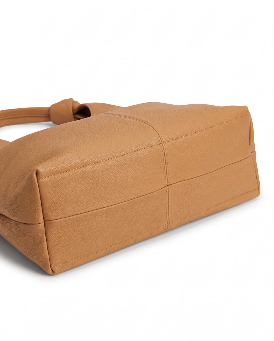 Q-LUCENTE Full-Grain Leather Tote Bag for Women – Magnetic Closure, Detachable Pouch & Roomy