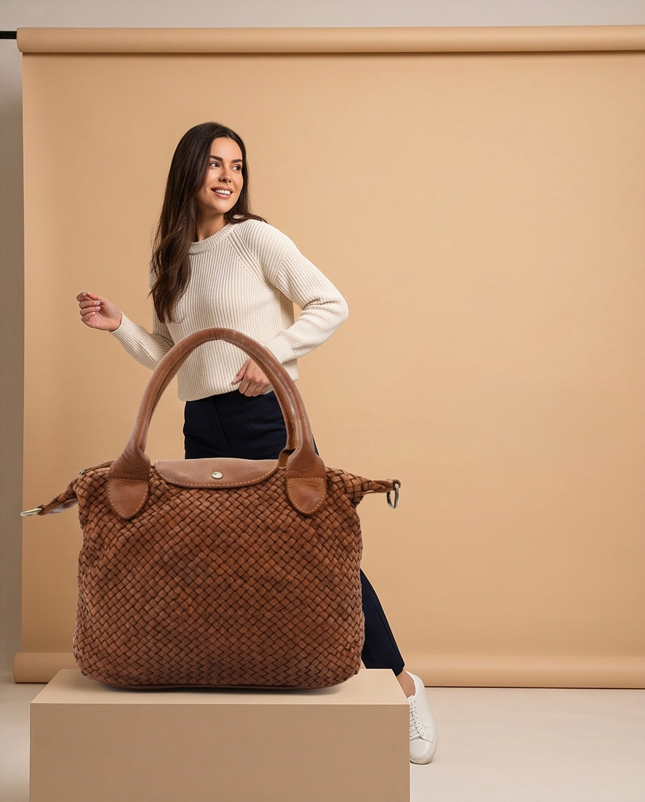 Q-MUSE Vintage Woven Calfskin Bag – Italian Craft & Timeless Elegance