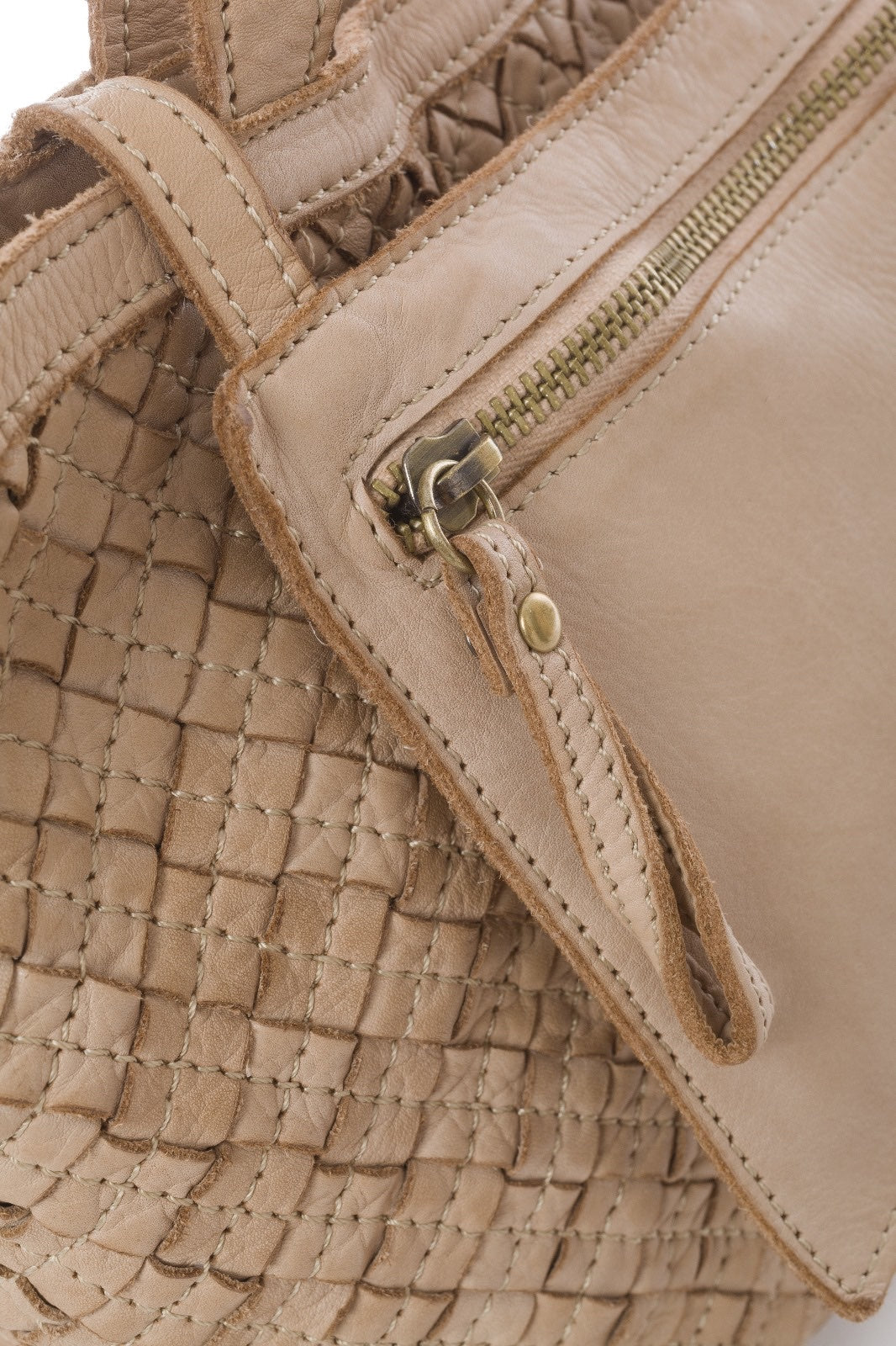 Q-Adelma Braided Calfskin Handbag — Handcrafted Elegance, Built to Endure