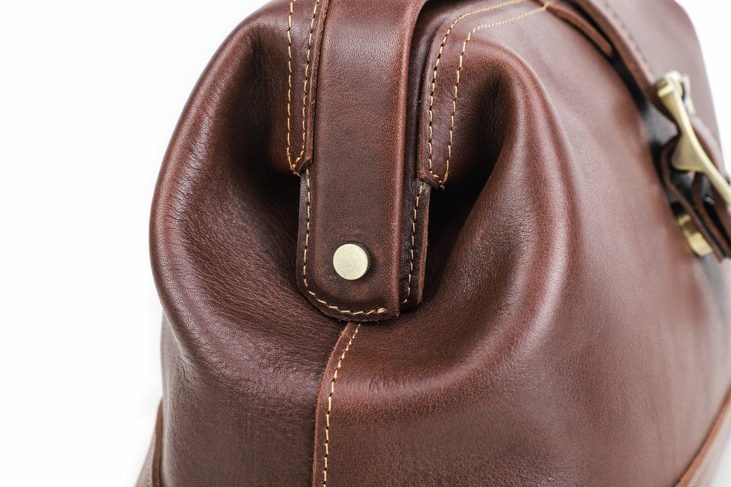 Q-AVELINE Vintage Red-Brown Full Grain Leather Messenger Bag for Women – Kiss-Lock Frame, 3-Way Carry