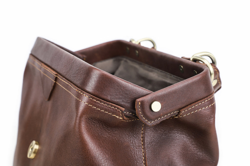 Q-AVELINE Vintage Red-Brown Full Grain Leather Messenger Bag for Women – Kiss-Lock Frame, 3-Way Carry