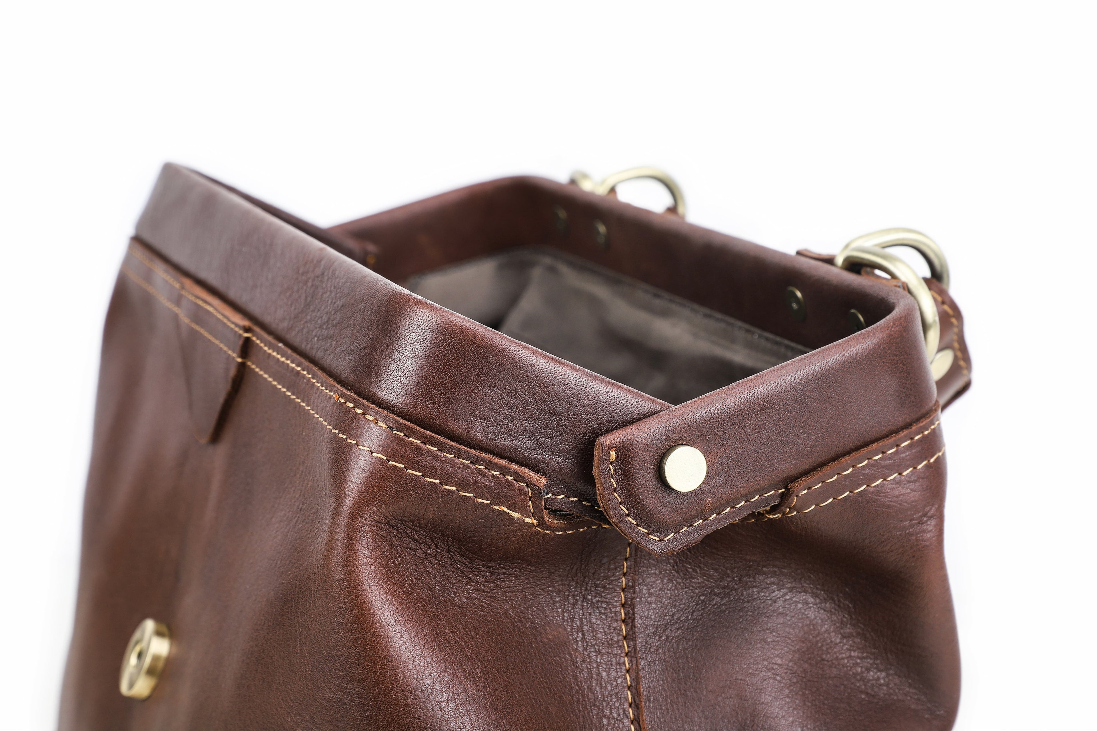 Q-AVELINE Vintage Red-Brown Full Grain Leather Messenger Bag for Women – Kiss-Lock Frame, 3-Way Carry
