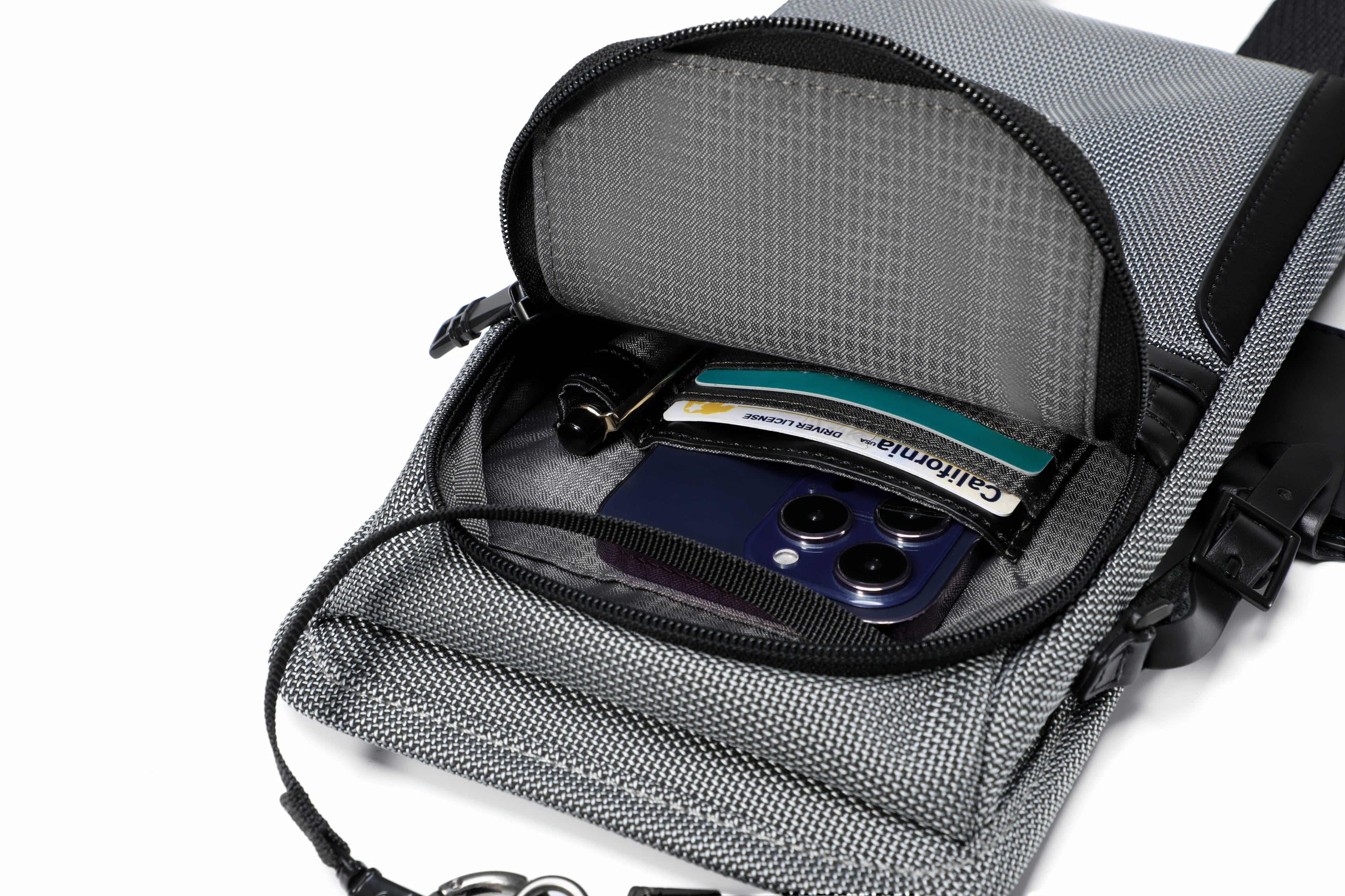Q-BORSELLO Crossbody Bag – Ballistic Nylon & Top-Grain Leather