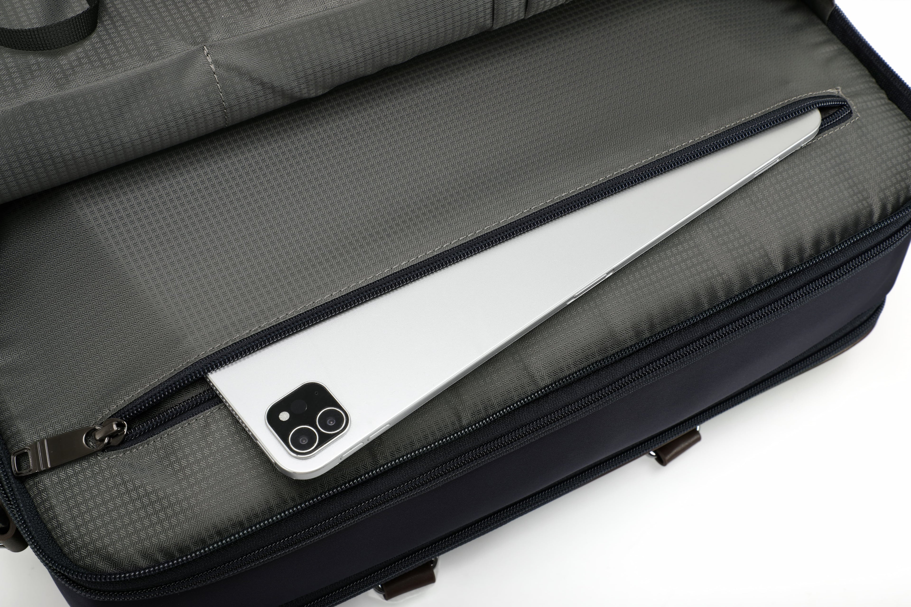 Q-BRIEF Premium 1680D Nylon & Leather Laptop Messenger Briefcase – Waterproof & Large Capacity