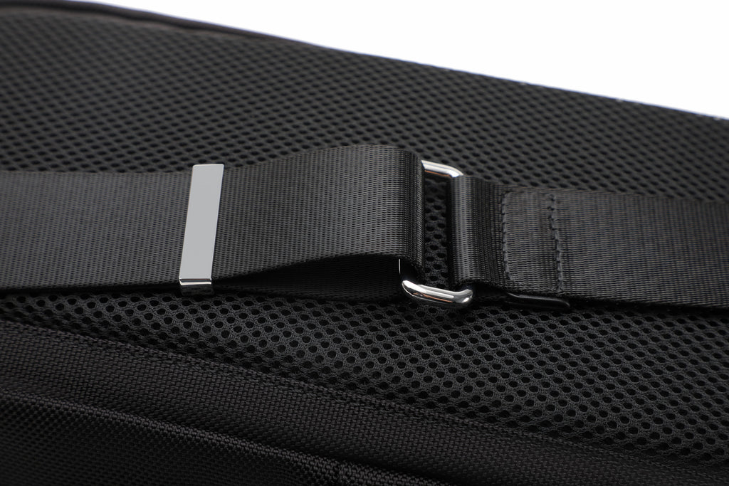 Q-CORTILE Crossbody Bag – Ballistic Nylon & Top-Grain Leather Shoulder Bag for Travel & Daily Use