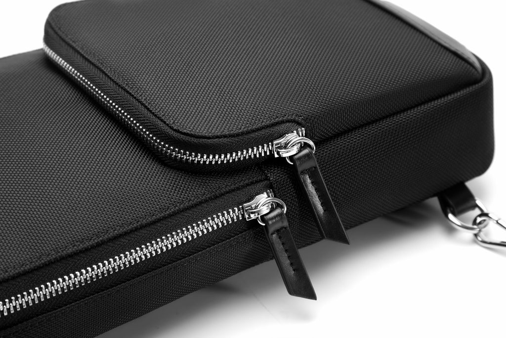 Q-CORTILE Crossbody Bag – Ballistic Nylon & Top-Grain Leather Shoulder Bag for Travel & Daily Use