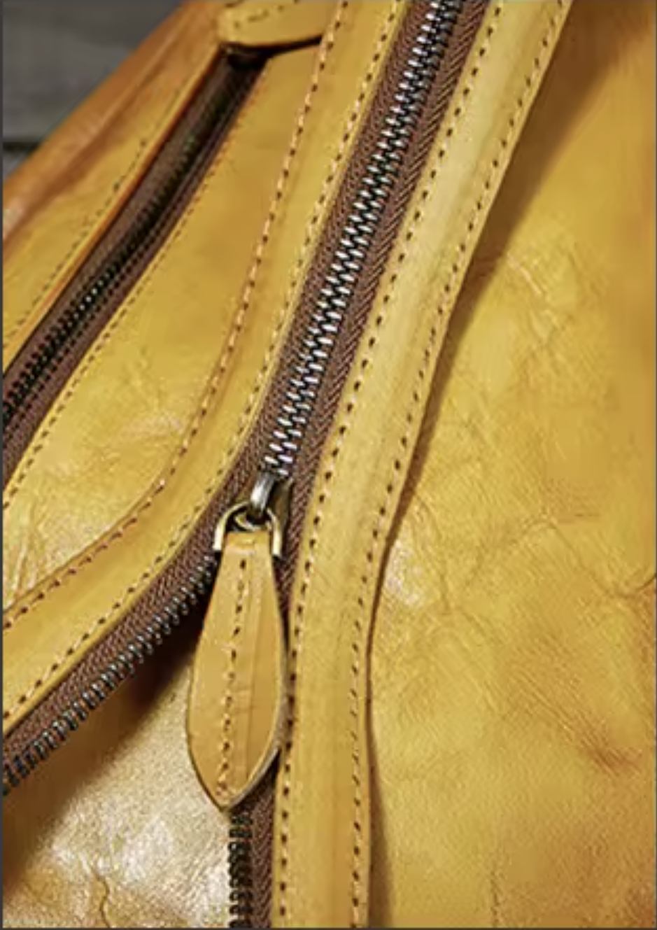Q-DEVINER Genuine Cowhide Leather Backpack for Women – Large Capacity Cross Chest Bag