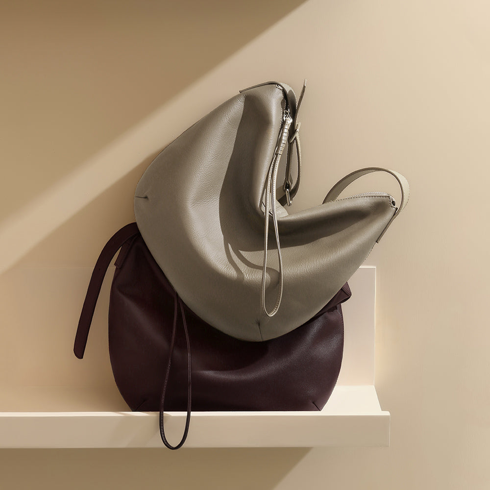 Q-LOOM Genuine Leather Women's Shoulder Bag – Large Capacity Commuter & Travel Bag