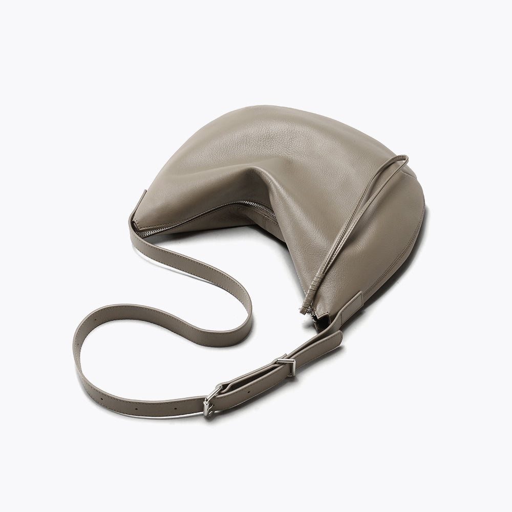Q-LOOM Genuine Leather Women's Shoulder Bag – Large Capacity Commuter & Travel Bag