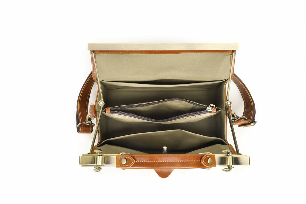 Q-MARVELLA Vintage Luxury Mini Box Handbag for Women – Full-Grain Vegetable-Tanned Leather, Kiss-Lock