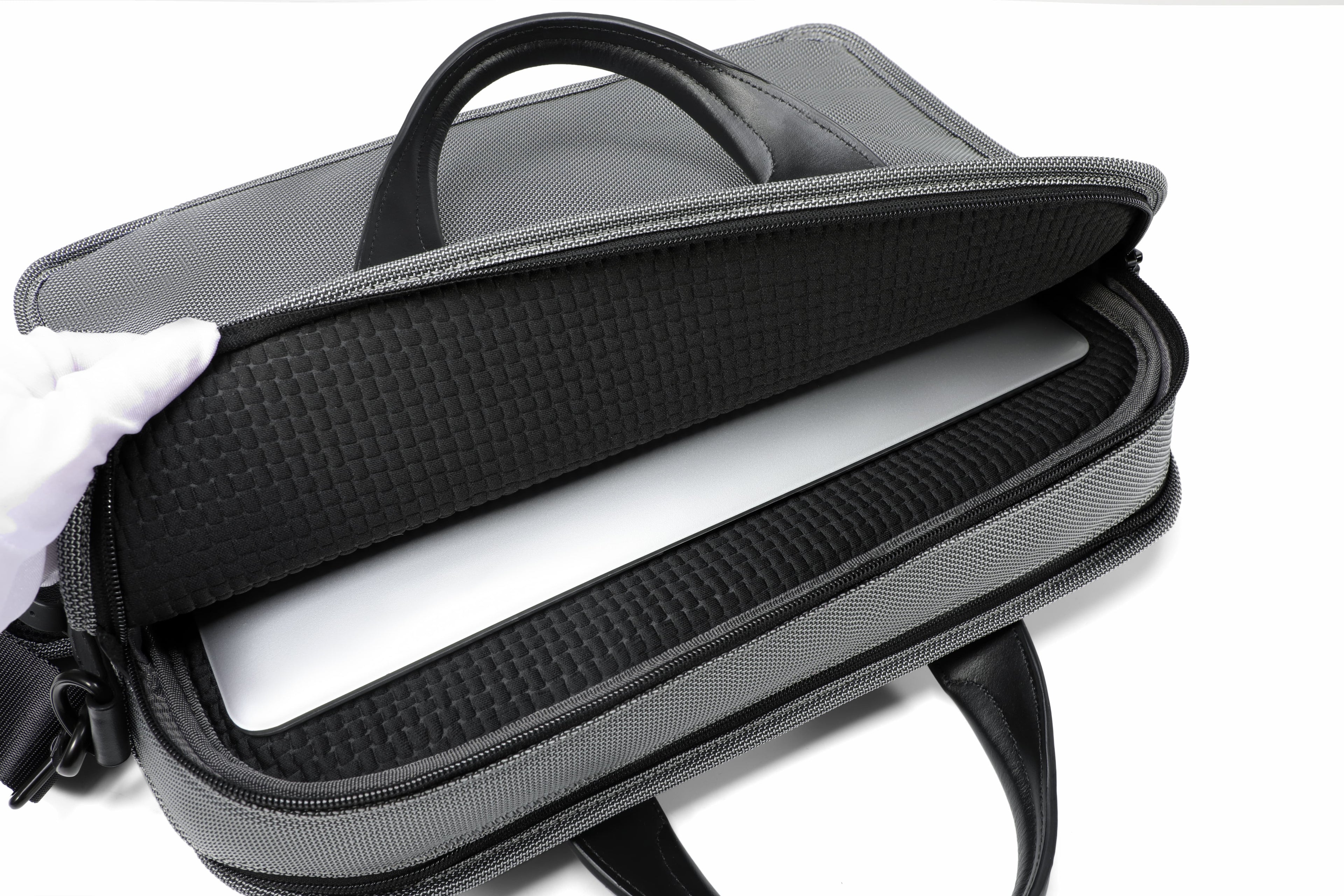 Q-ONYX Business Laptop Briefcase Bag – Ballistic Nylon & Leather Messenger Bag