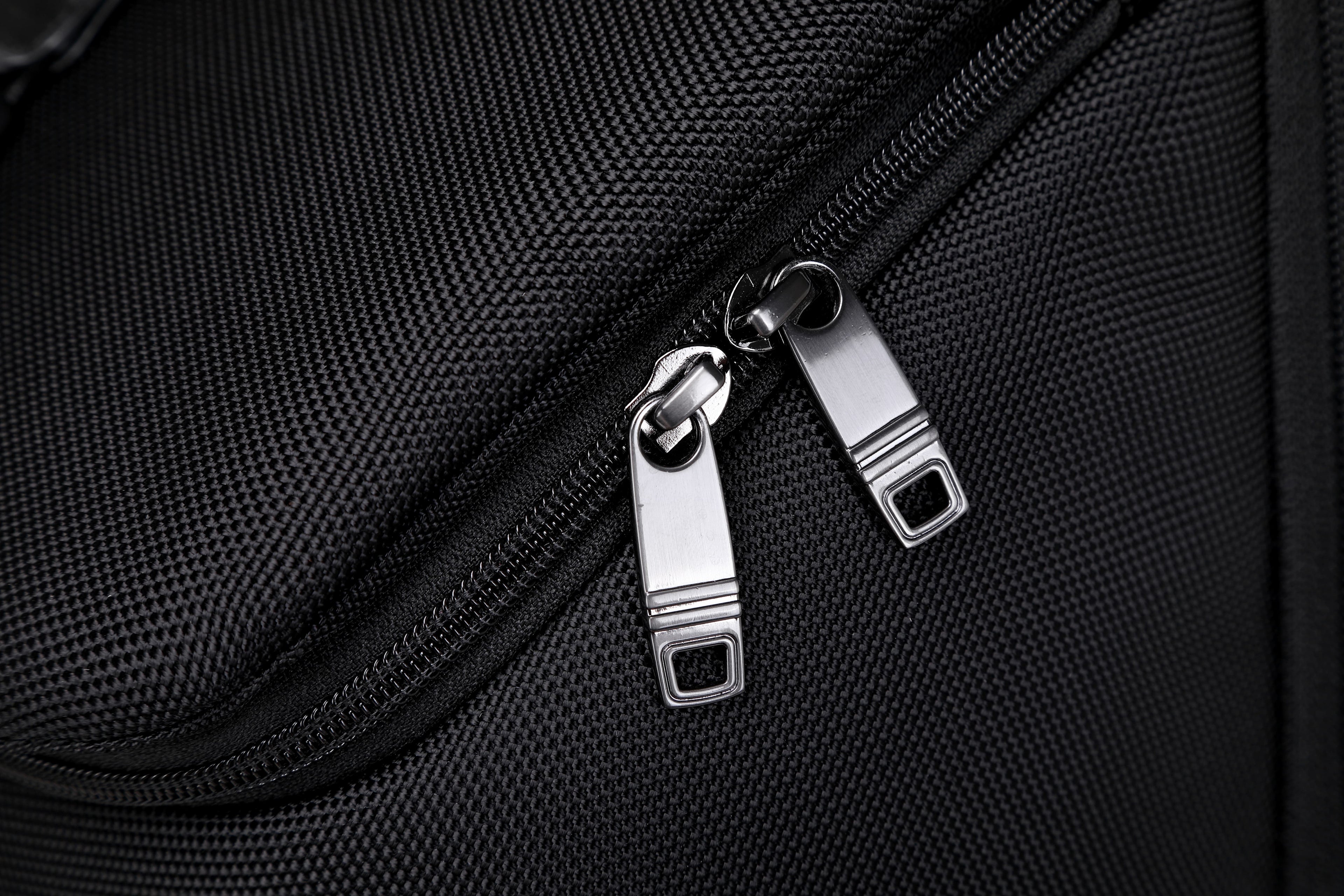 Q-SPALLA Waterproof 1680D Nylon Outdoor Backpack – Large Capacity TSA-Friendly Travel Bag