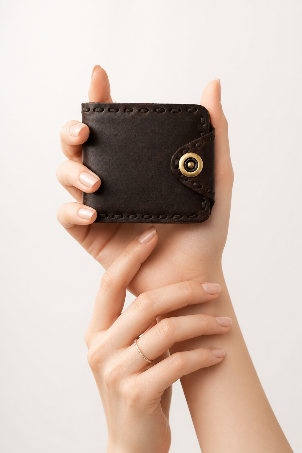 Q-SELENE Women's Full-Grain Leather Wallet with RFID Blocking