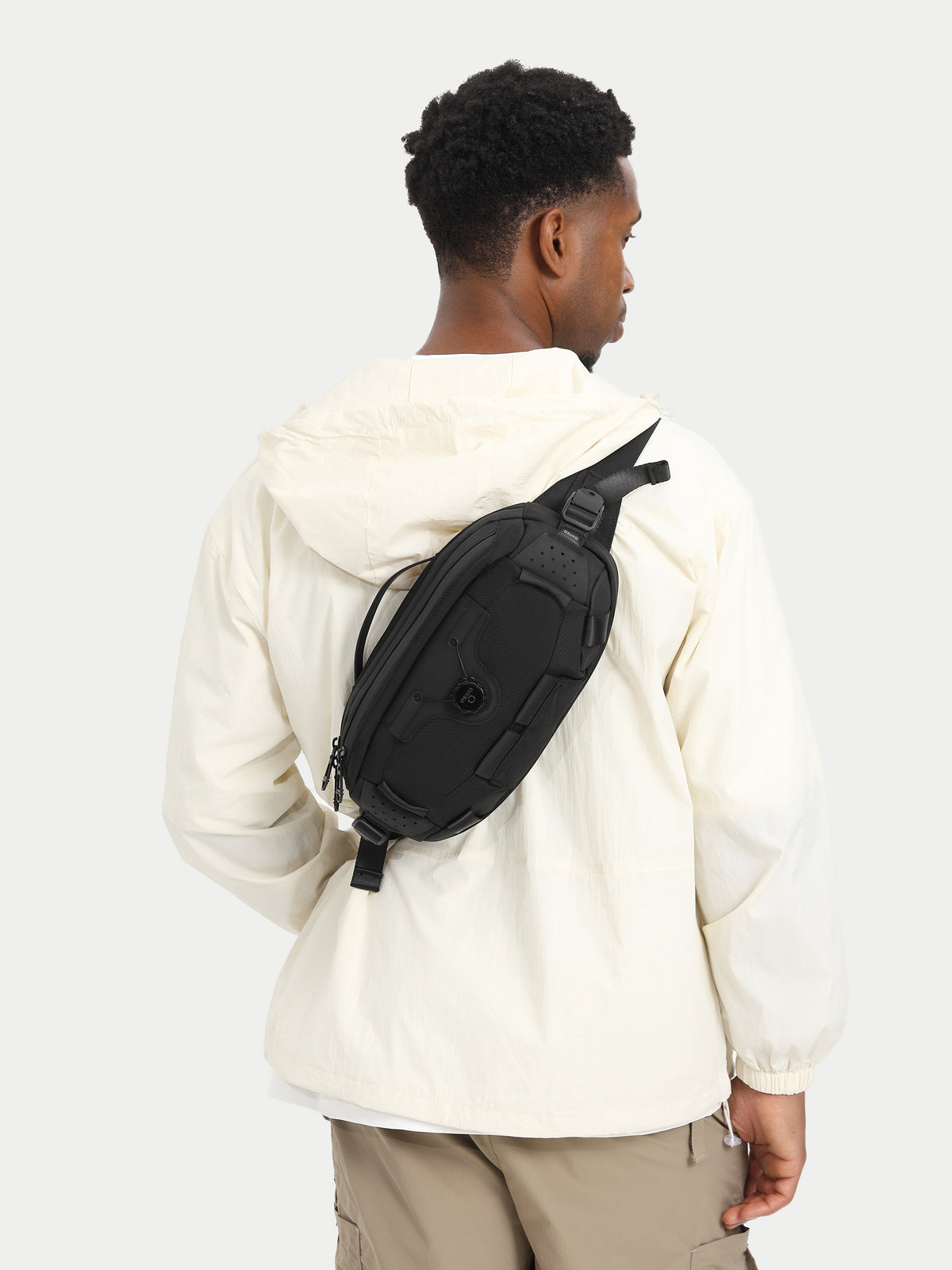 Q-STORM Waterproof Crossbody Bag – 1680D Polyester, Anti-Scratch, Unisex Everyday Carry